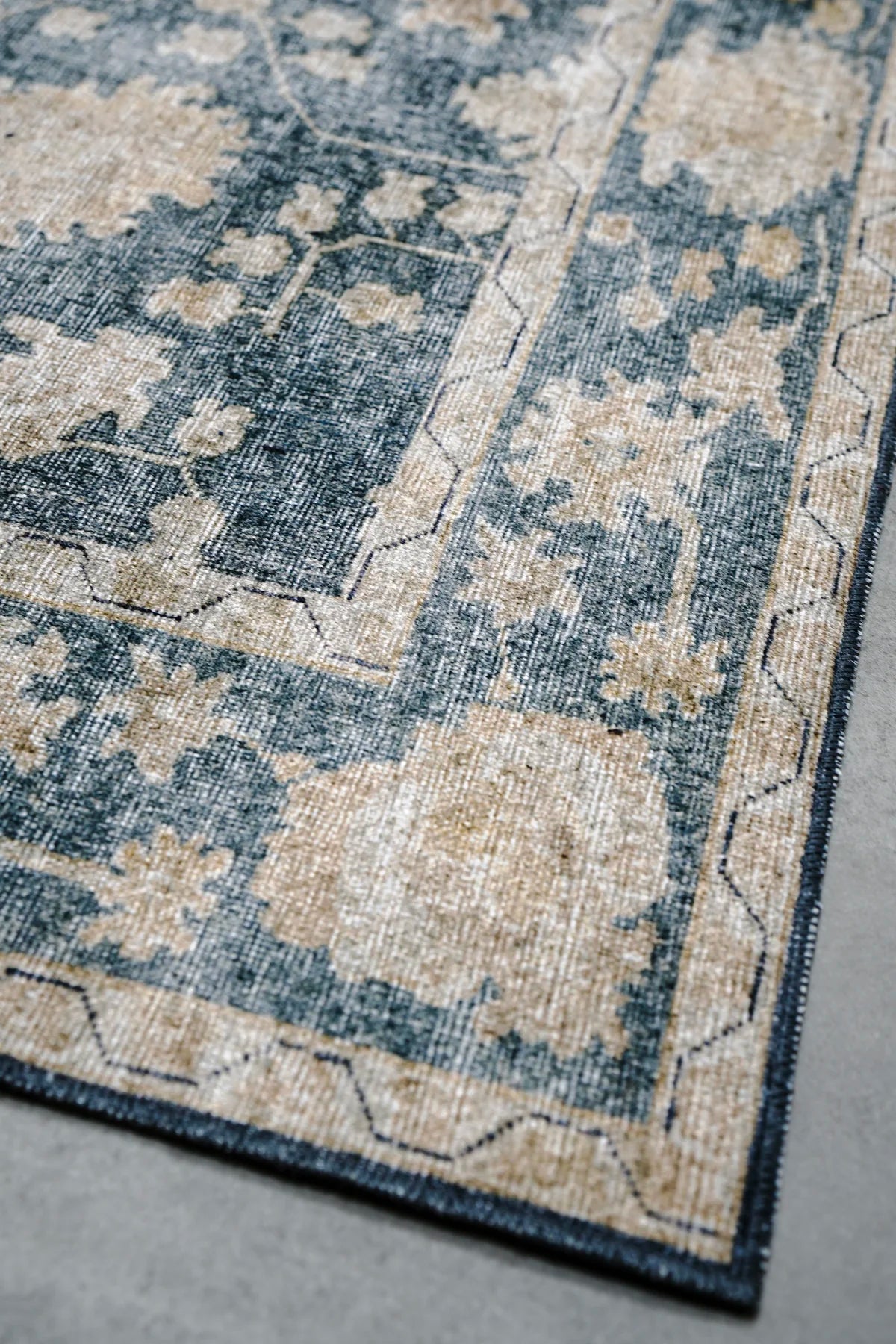 Aura 02 Vintage Halı